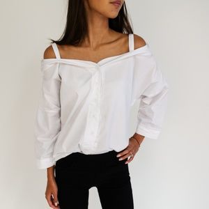 ❣️HOST PICK❣️White Button down Shirt Cold Shoulder
